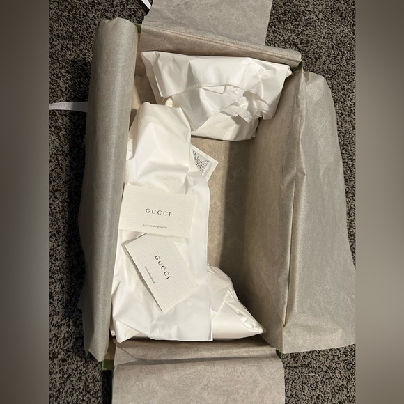 2023 Gucci Christmas Slipper Box - Picture 4 of 7